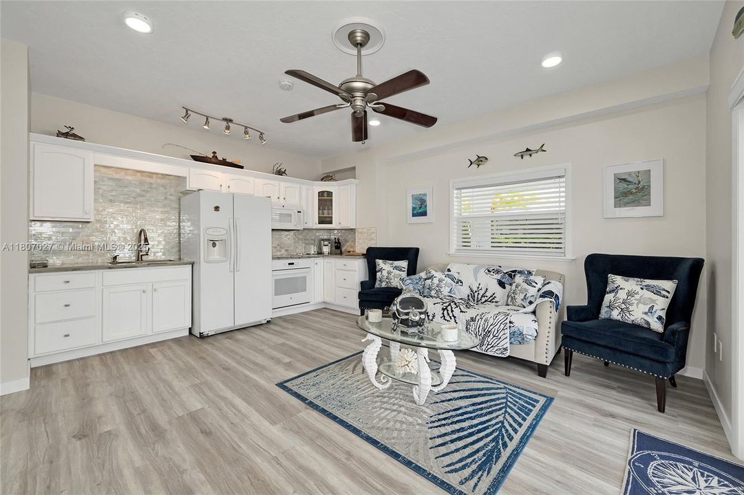 На продажу: $2,699,000 (4 спален, 3 ванн, 2098 Квадратных фут)