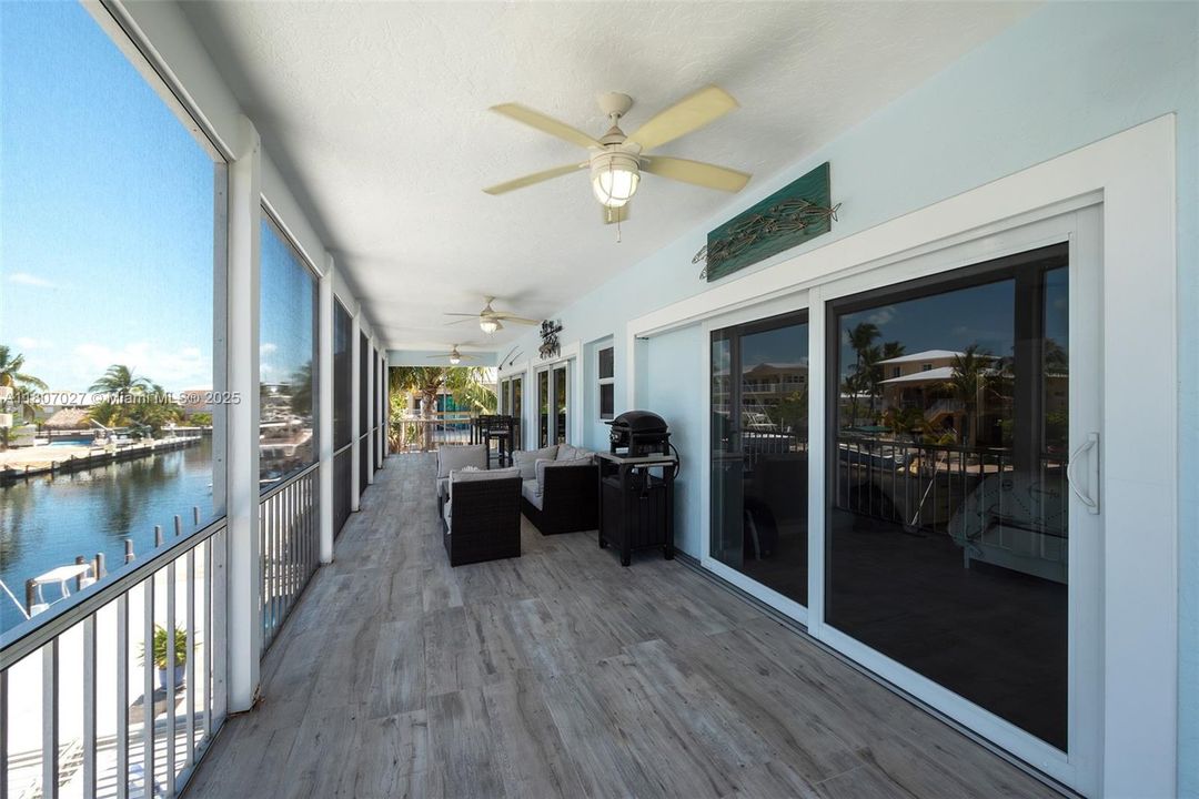 На продажу: $2,699,000 (4 спален, 3 ванн, 2098 Квадратных фут)