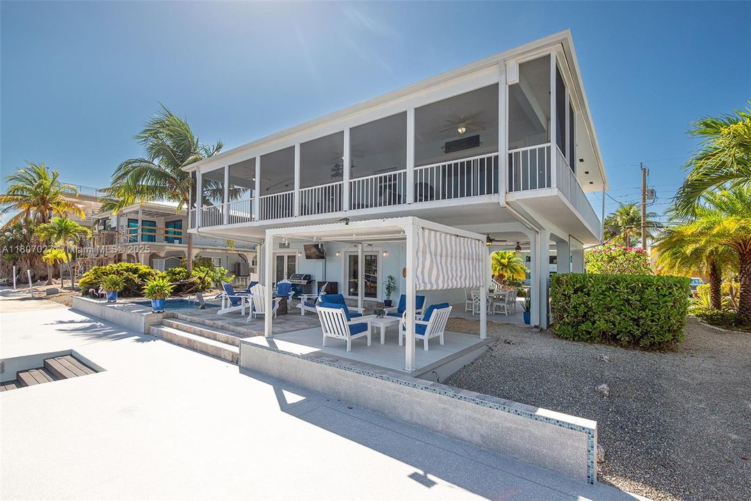 На продажу: $2,699,000 (4 спален, 3 ванн, 2098 Квадратных фут)