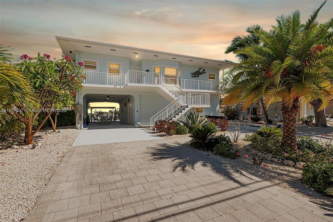 На продажу: $2,699,000 (4 спален, 3 ванн, 2098 Квадратных фут)