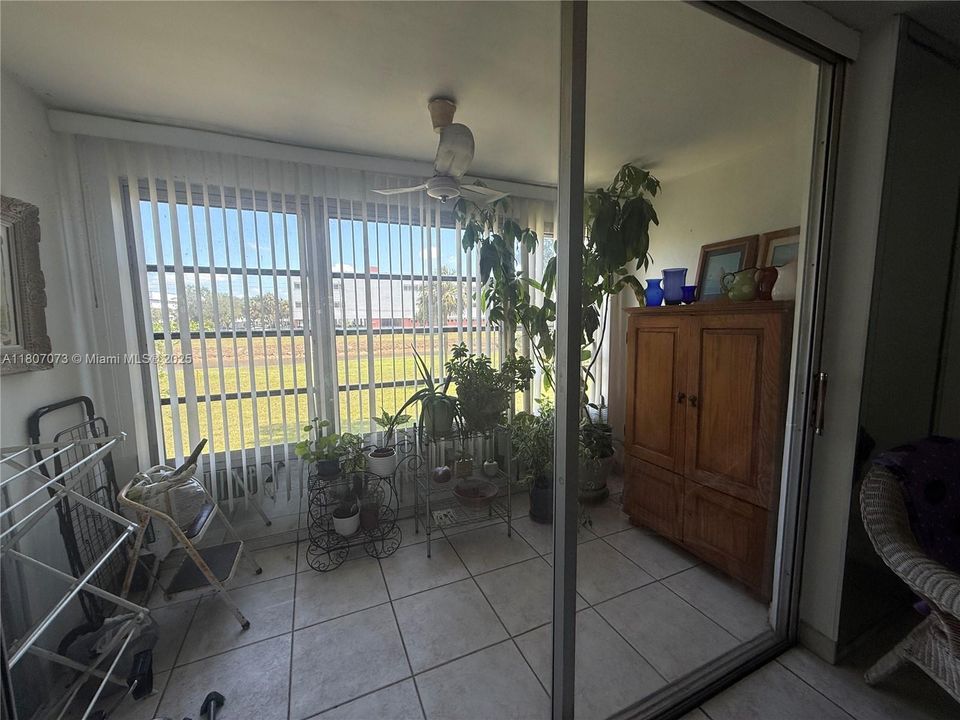 Recently Sold: $55,000 (1 beds, 1 baths, 640 Square Feet)