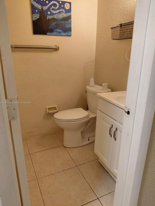 For Sale: $485,000 (5 beds, 3 baths, 1705 Square Feet)