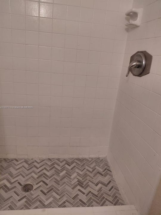 For Sale: $485,000 (5 beds, 3 baths, 1705 Square Feet)