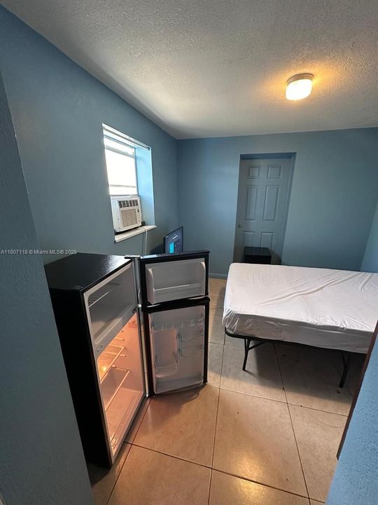 For Sale: $485,000 (5 beds, 3 baths, 1705 Square Feet)