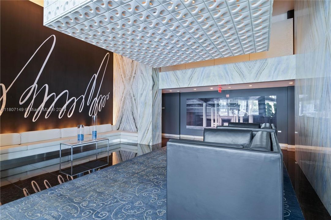 For Sale: $380,000 (0 beds, 1 baths, 507 Square Feet)