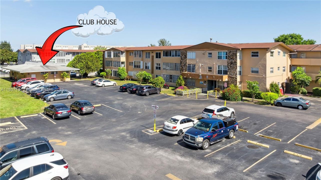 Active With Contract: $200,999 (1 beds, 1 baths, 644 Square Feet)