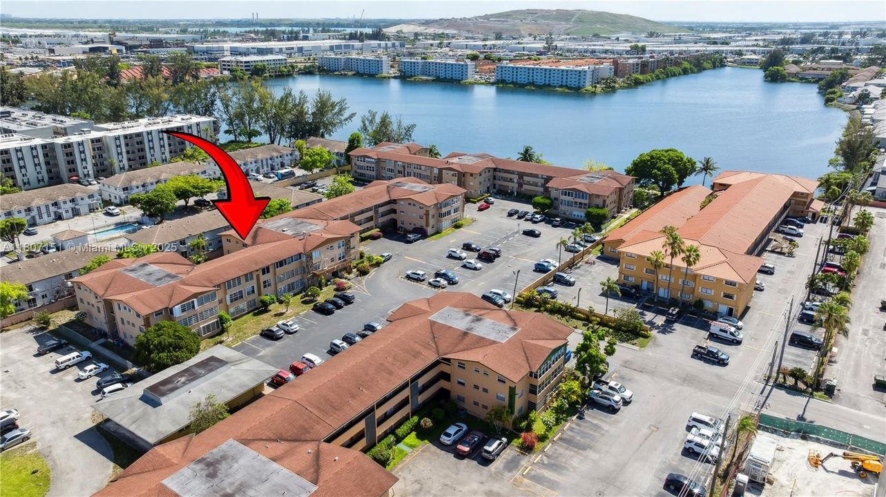 Active With Contract: $200,999 (1 beds, 1 baths, 644 Square Feet)