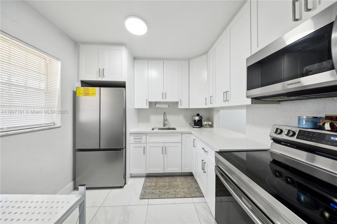 Active With Contract: $200,999 (1 beds, 1 baths, 644 Square Feet)