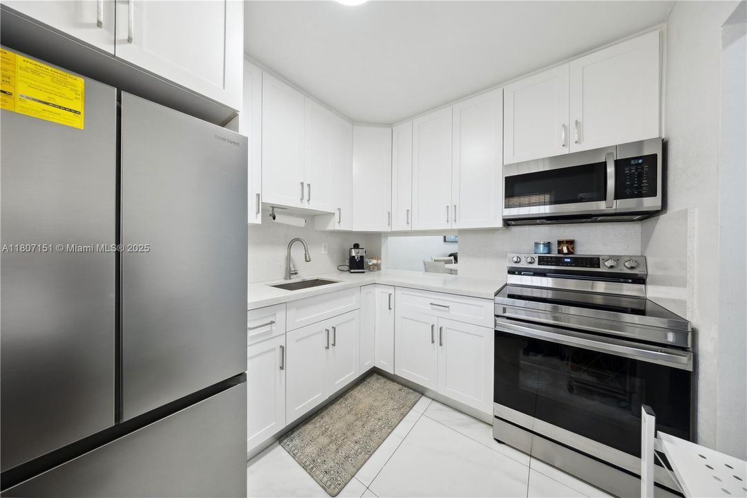 Active With Contract: $200,999 (1 beds, 1 baths, 644 Square Feet)