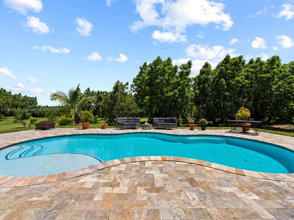 待售: $2,622,000 (4 贝兹, 2 浴室, 2383 平方英尺)