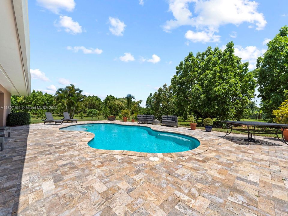 待售: $2,622,000 (4 贝兹, 2 浴室, 2383 平方英尺)