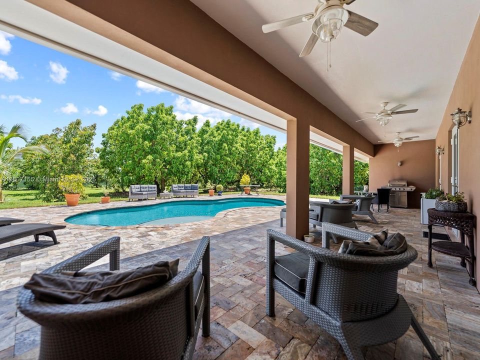 待售: $2,622,000 (4 贝兹, 2 浴室, 2383 平方英尺)