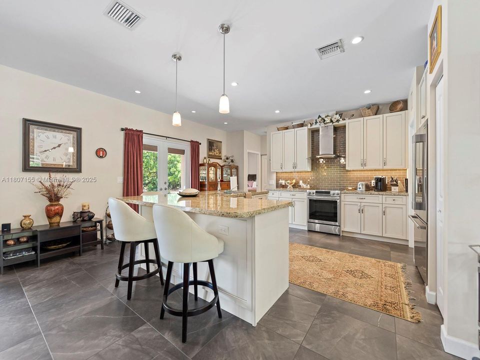 待售: $2,622,000 (4 贝兹, 2 浴室, 2383 平方英尺)