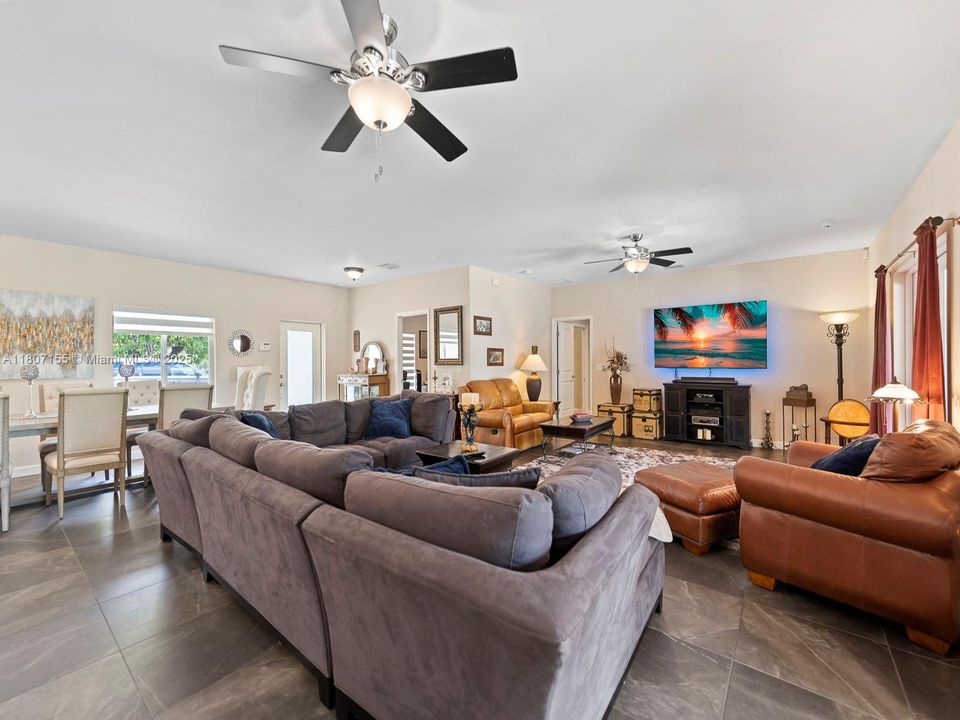 待售: $2,622,000 (4 贝兹, 2 浴室, 2383 平方英尺)