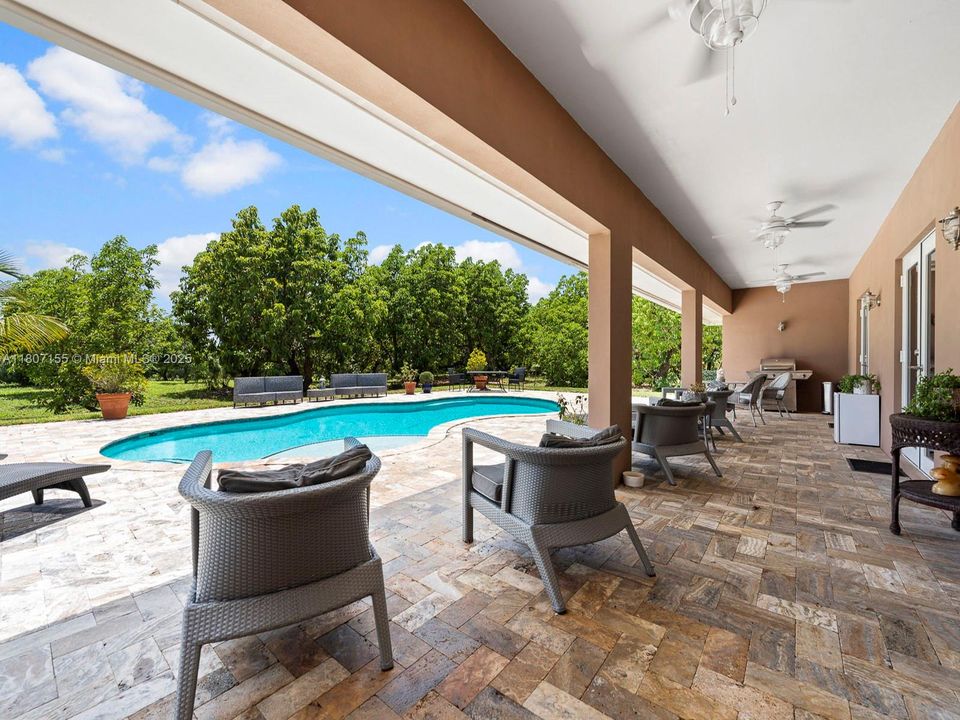 待售: $2,622,000 (4 贝兹, 2 浴室, 2383 平方英尺)