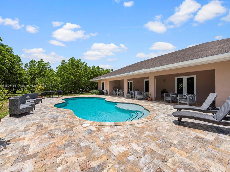 待售: $2,622,000 (4 贝兹, 2 浴室, 2383 平方英尺)