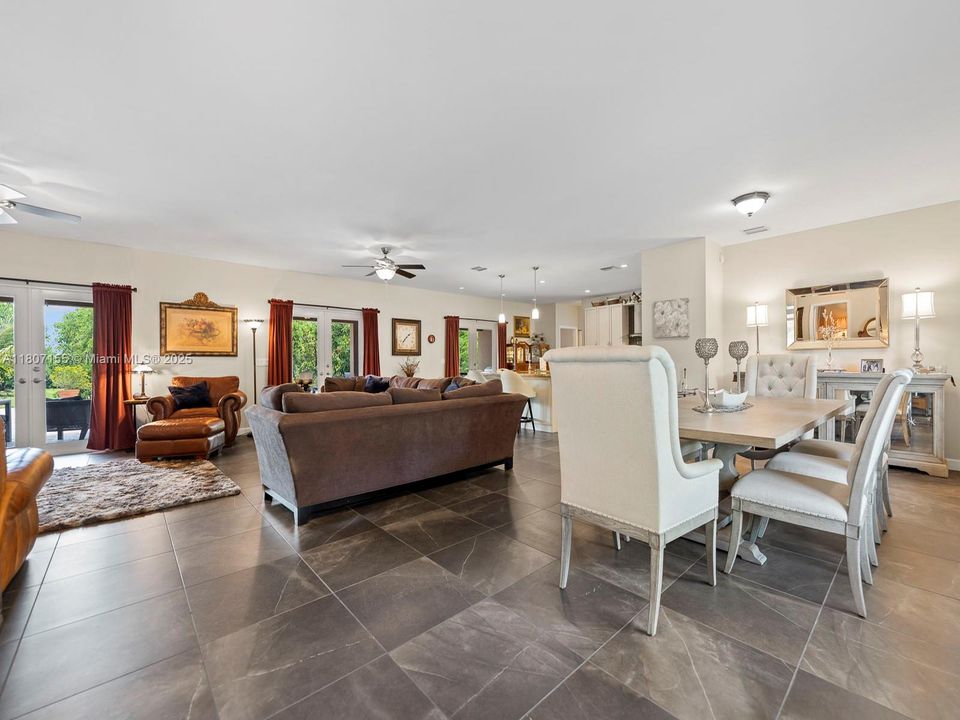 待售: $2,622,000 (4 贝兹, 2 浴室, 2383 平方英尺)