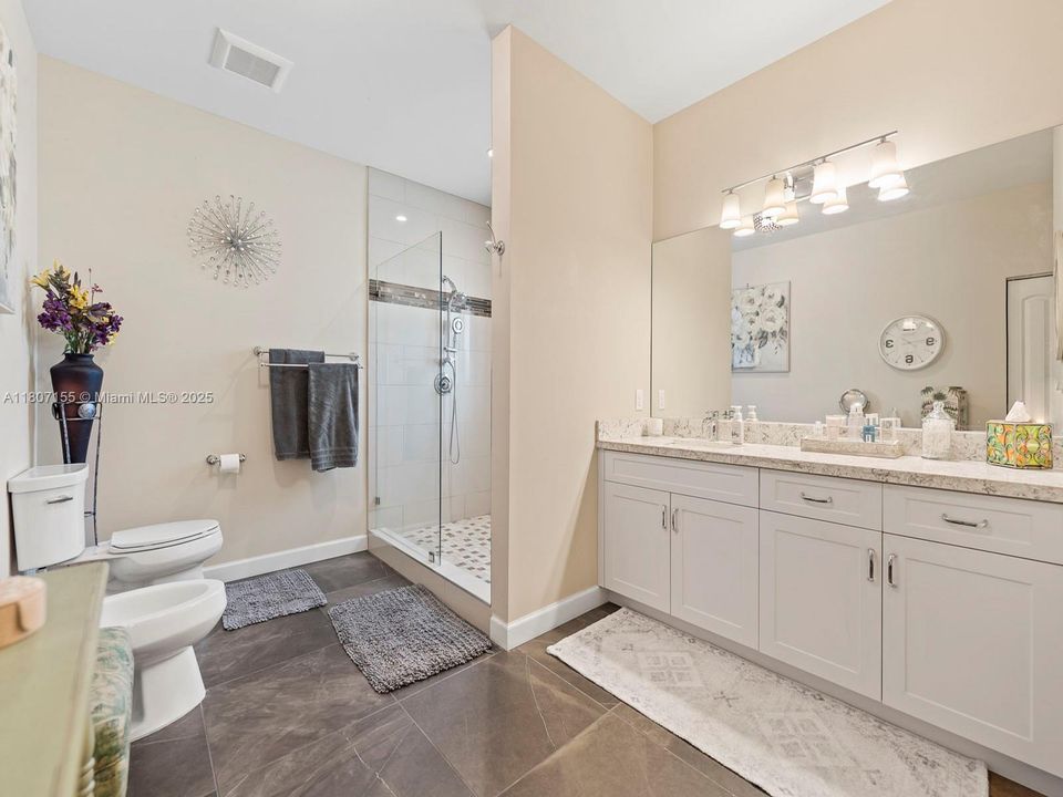 待售: $2,622,000 (4 贝兹, 2 浴室, 2383 平方英尺)