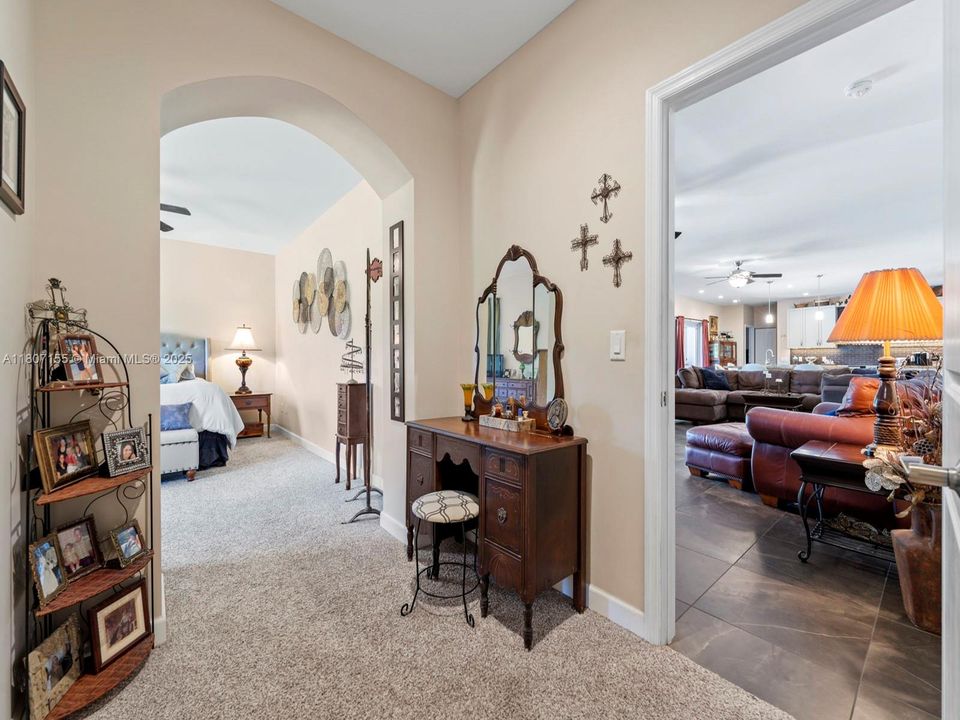 待售: $2,622,000 (4 贝兹, 2 浴室, 2383 平方英尺)