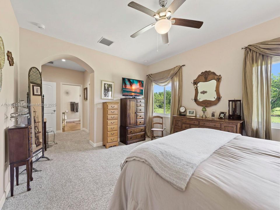 待售: $2,622,000 (4 贝兹, 2 浴室, 2383 平方英尺)