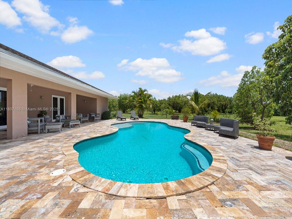 待售: $2,622,000 (4 贝兹, 2 浴室, 2383 平方英尺)