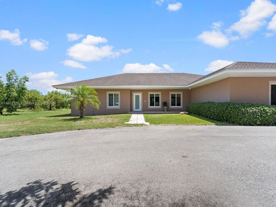 待售: $2,622,000 (4 贝兹, 2 浴室, 2383 平方英尺)