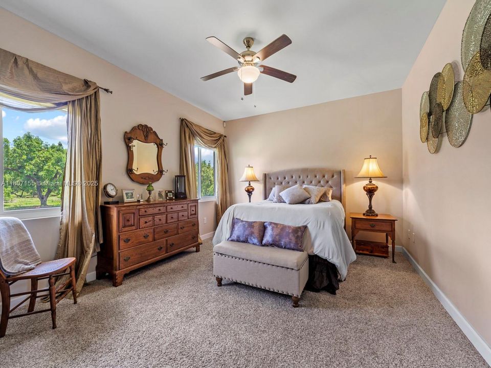 待售: $2,622,000 (4 贝兹, 2 浴室, 2383 平方英尺)