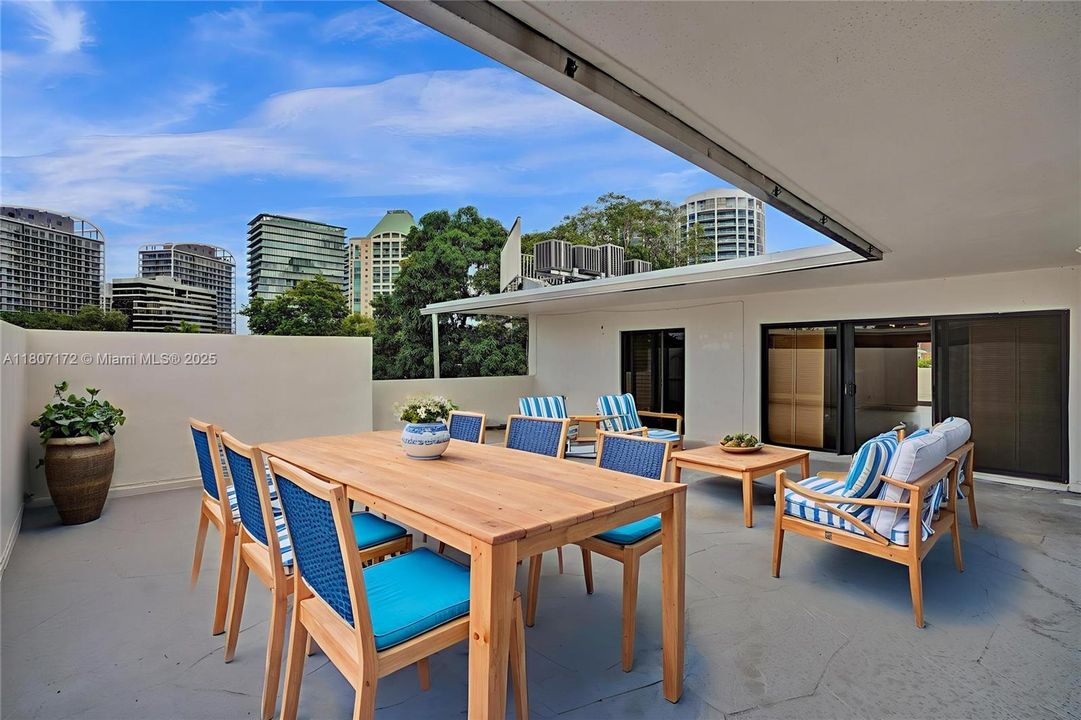 Activo con contrato: $647,000 (2 camas, 2 baños, 848 Pies cuadrados)