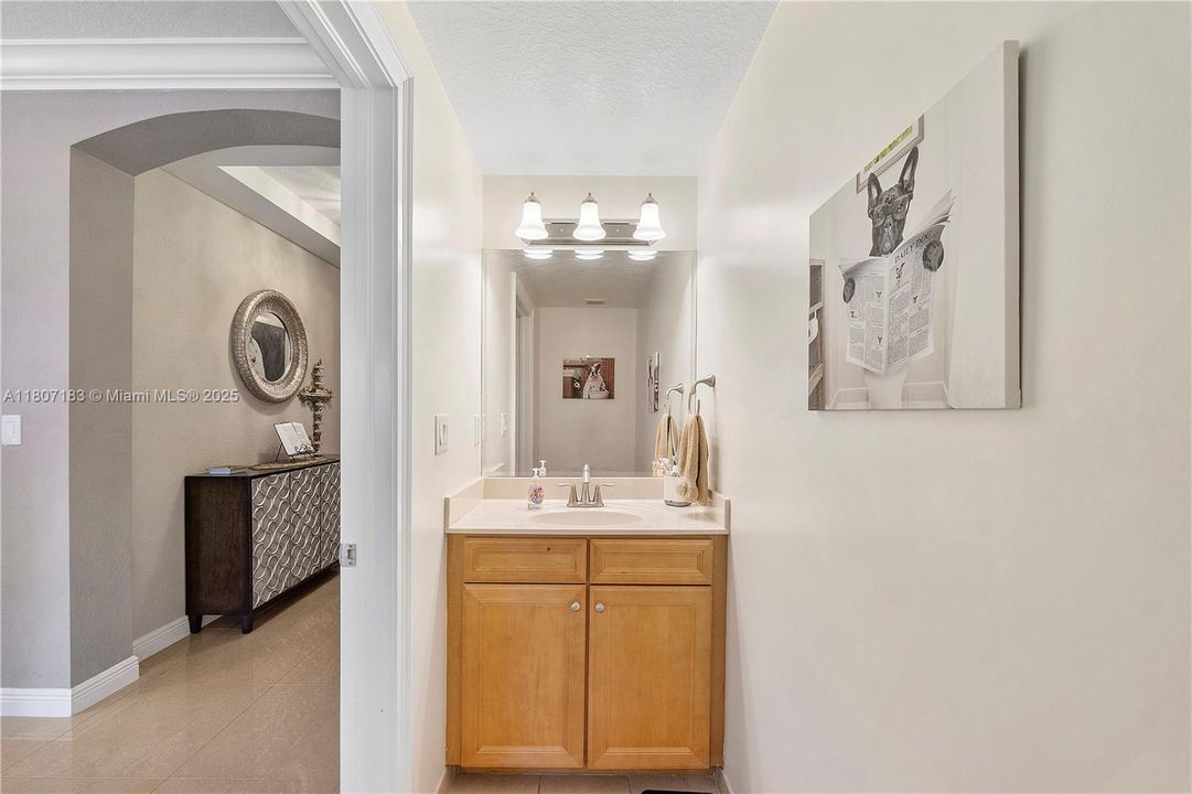 最近售出: $1,088,000 (5 贝兹, 4 浴室, 3820 平方英尺)