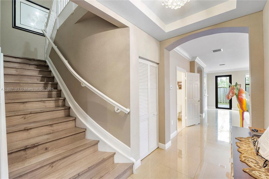 最近售出: $1,088,000 (5 贝兹, 4 浴室, 3820 平方英尺)