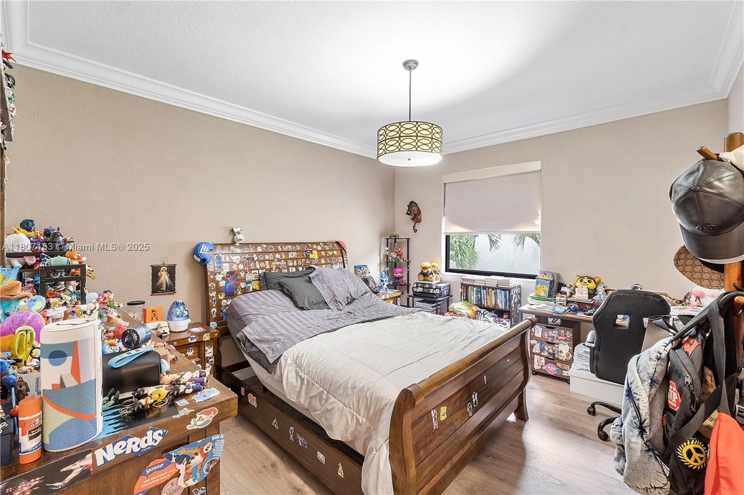 最近售出: $1,088,000 (5 贝兹, 4 浴室, 3820 平方英尺)