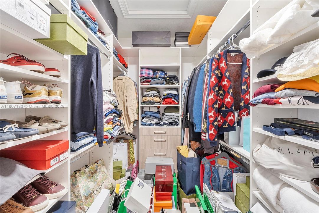 最近售出: $1,088,000 (5 贝兹, 4 浴室, 3820 平方英尺)