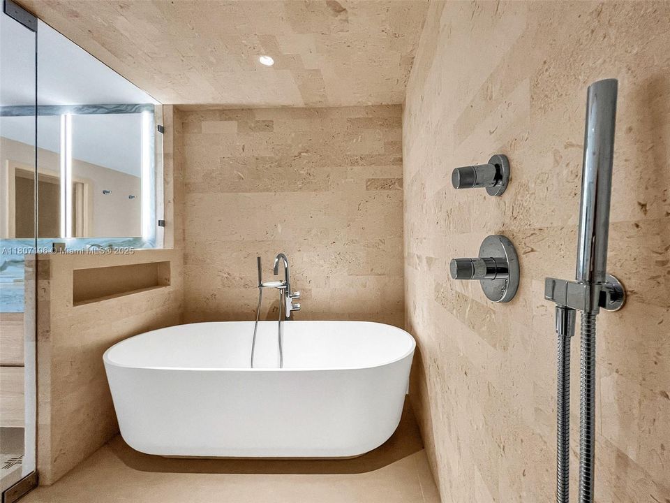 Active With Contract: $2,400,000 (2 beds, 2 baths, 2100 Square Feet)