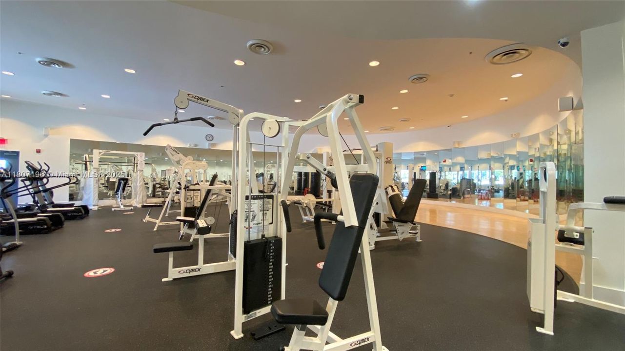 Active With Contract: $2,400,000 (2 beds, 2 baths, 2100 Square Feet)