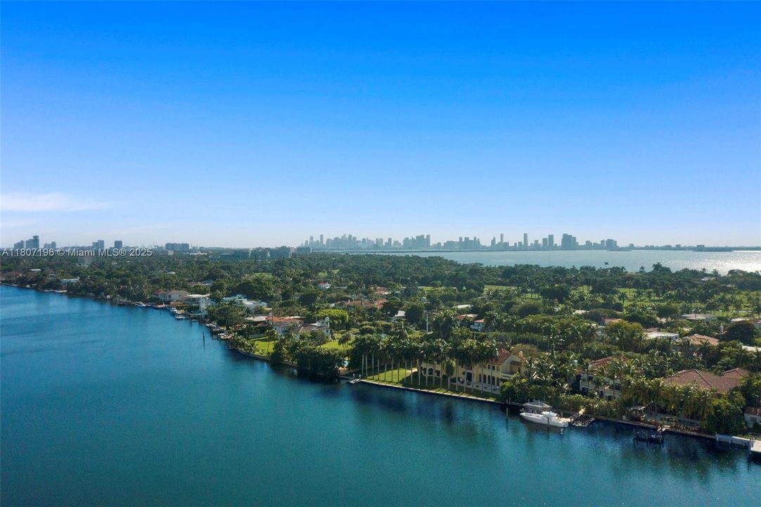 Active With Contract: $2,400,000 (2 beds, 2 baths, 2100 Square Feet)