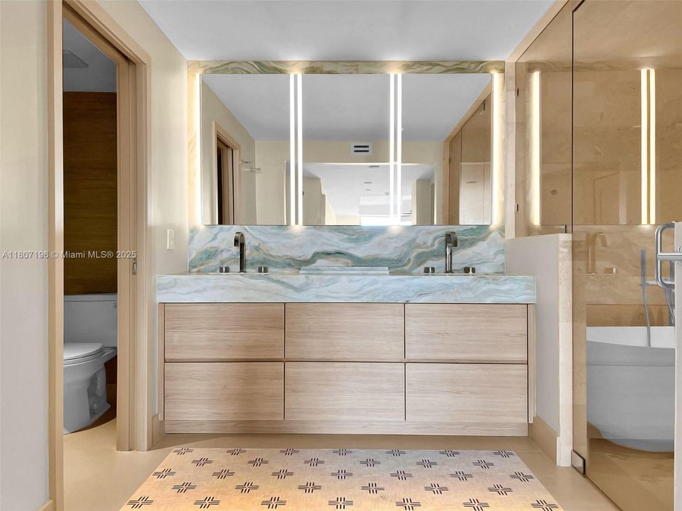 Active With Contract: $2,400,000 (2 beds, 2 baths, 2100 Square Feet)