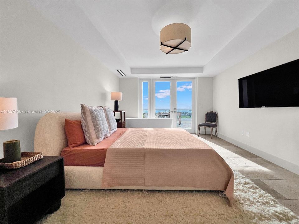 Active With Contract: $2,400,000 (2 beds, 2 baths, 2100 Square Feet)