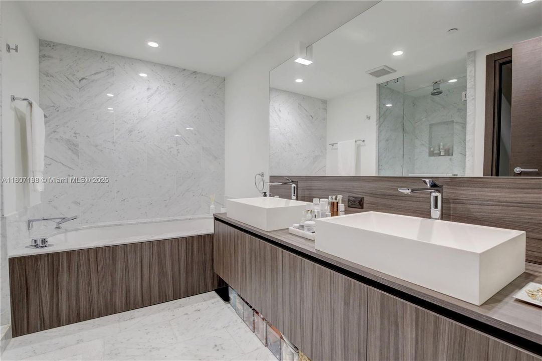 En Venta: $950,000 (1 camas, 2 baños, 1022 Pies cuadrados)