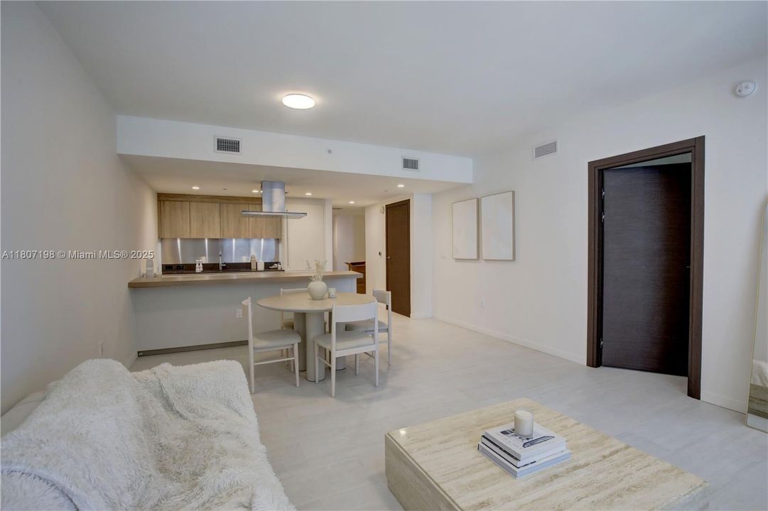 En Venta: $950,000 (1 camas, 2 baños, 1022 Pies cuadrados)