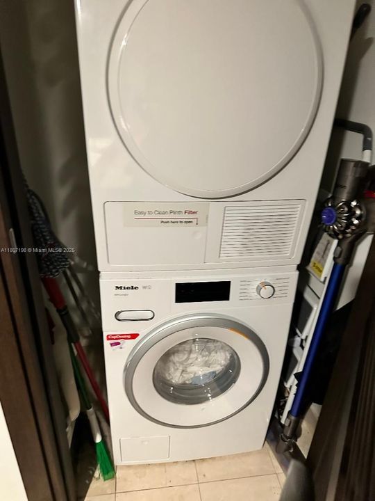 En Venta: $950,000 (1 camas, 2 baños, 1022 Pies cuadrados)