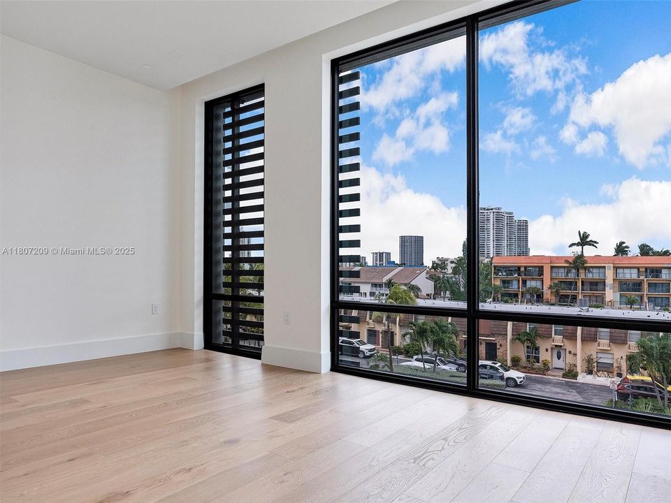 Recently Rented: $14,900 (4 beds, 4 baths, 3375 Square Feet)