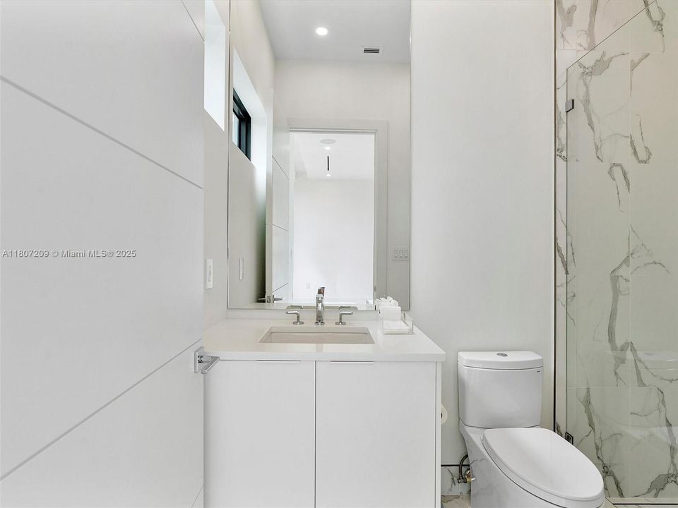 Recently Rented: $14,900 (4 beds, 4 baths, 3375 Square Feet)