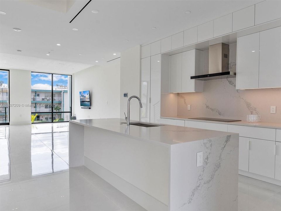 Recently Rented: $14,900 (4 beds, 4 baths, 3375 Square Feet)