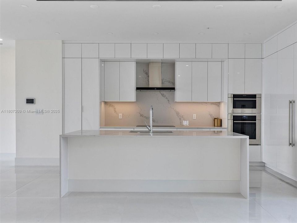 Recently Rented: $14,900 (4 beds, 4 baths, 3375 Square Feet)