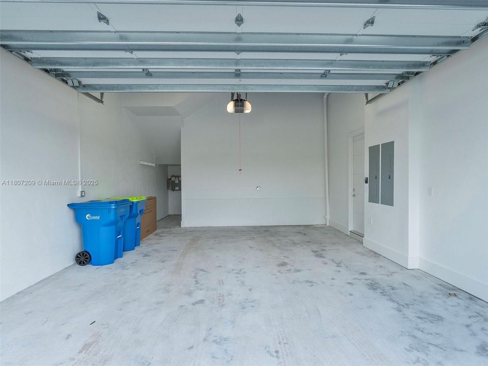 Recently Rented: $14,900 (4 beds, 4 baths, 3375 Square Feet)