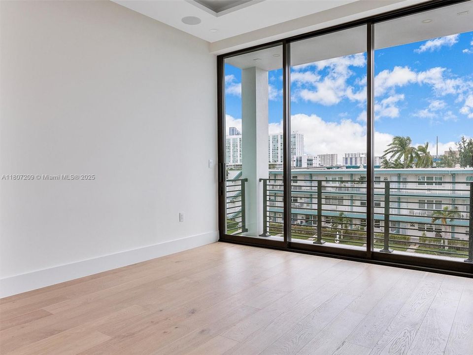 Recently Rented: $14,900 (4 beds, 4 baths, 3375 Square Feet)