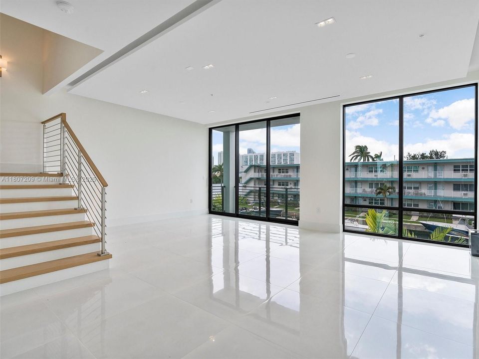 Recently Rented: $14,900 (4 beds, 4 baths, 3375 Square Feet)