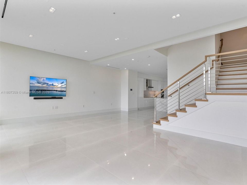 Recently Rented: $14,900 (4 beds, 4 baths, 3375 Square Feet)