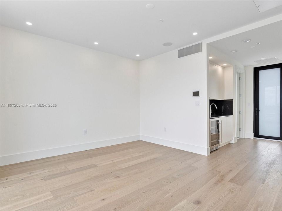 Recently Rented: $14,900 (4 beds, 4 baths, 3375 Square Feet)