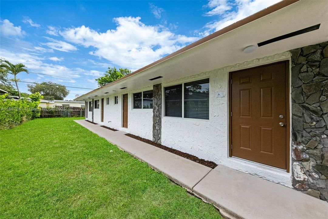 Recently Sold: $695,000 (0 beds, 0 baths, 1759 Square Feet)